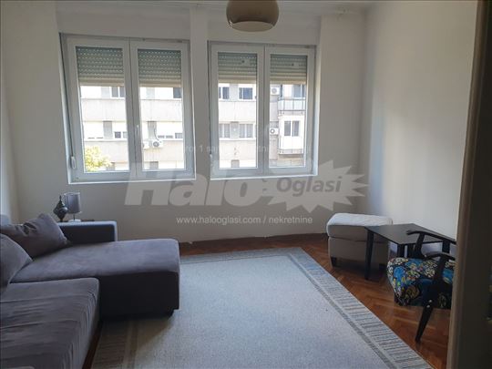 Dvosoban stan, Zemun centar