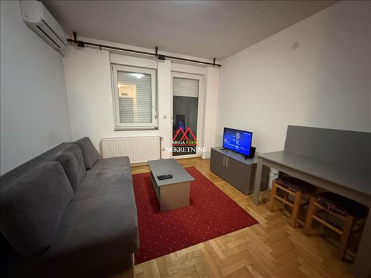 Garsonjera - 28m2 - Adamovićevo naselje