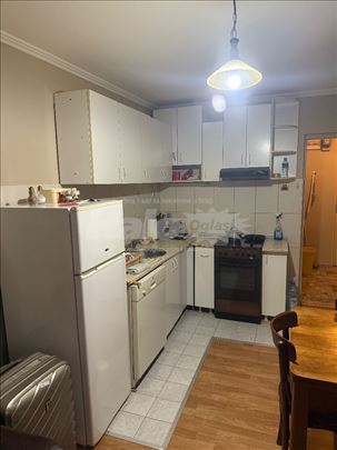 Izadjem namesten stan odmah useljiv