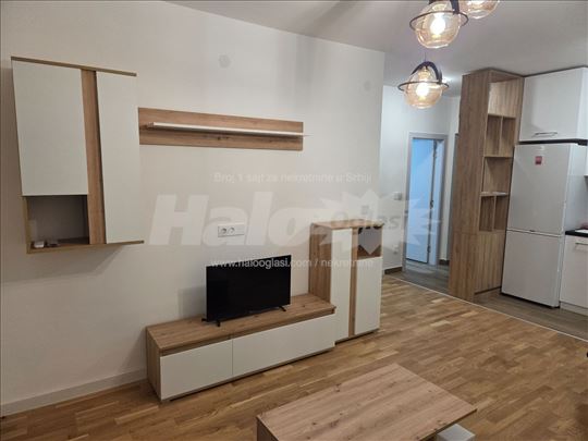 Izdajem nov, namesten stan od 40m2