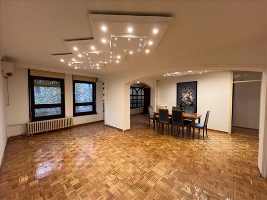 Izdavanje,4.0 Stan U Golsvordijevoj Ulici,vukov Sp