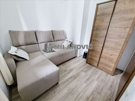 Jednosoban stan sa svi stvarima