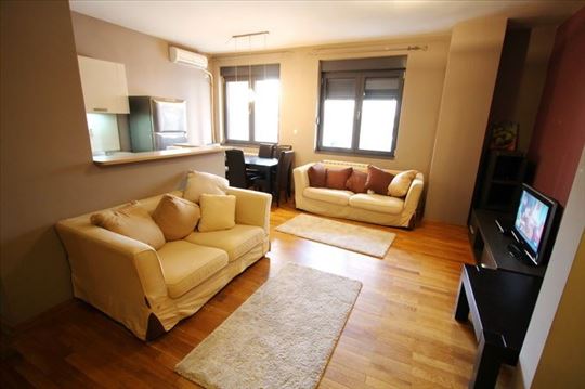 Konforan 4.0 dupleks sa garazom, ID 8880