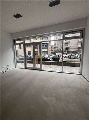 Lokal na Banovom Brdu 400+200m2