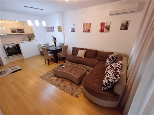 Lux 2.0 stan, A blok, ID 2151