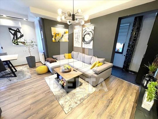 Namešten, trosoban stan kod Čaira, sa dvorištem 