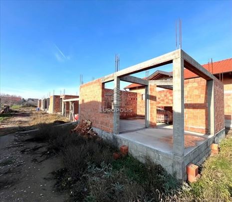 Nove moderne kuće sa garažom i tri spavaće sobe ID