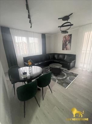 Odličan dvoiposoban stan u novoj zgradi