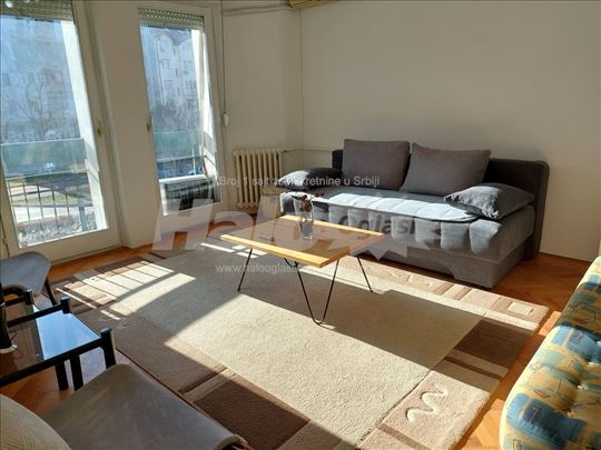 Odlican jednosoban stan sa parkingom