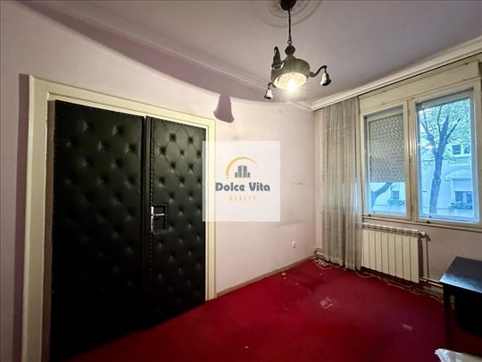 Petosoban salonac za adaptaciju