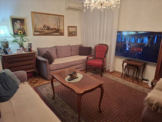 Prodaja,2.0 Stan U Prvomajskoj,zemun