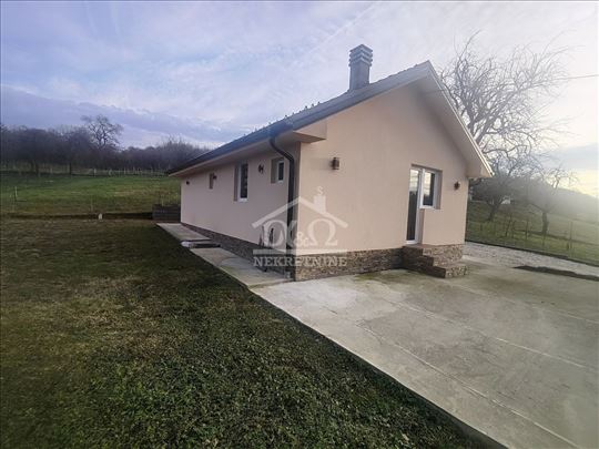 Renovirana kuća na 2ha 66,73a u Jabučju, idealna z