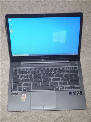 Samsung NP540U3C Laptop i5 3317u 8gb 240gb SSD