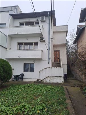 Senjak, kuća od 245 m2, 4 ari placa