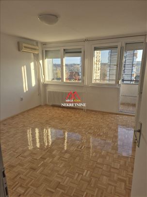 Trosoban stan - 75m2 - Bulevar Oslobođenja