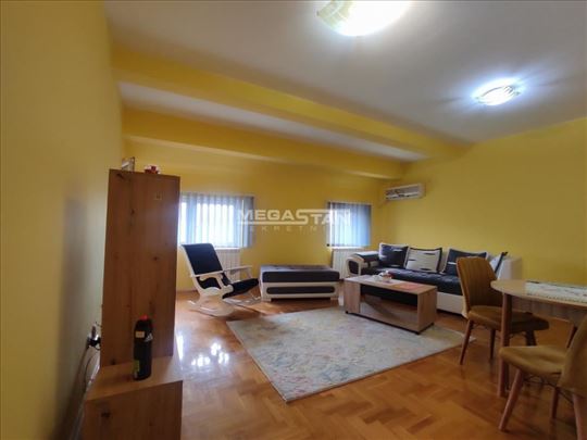 Vojvode Vlahovića, namešten