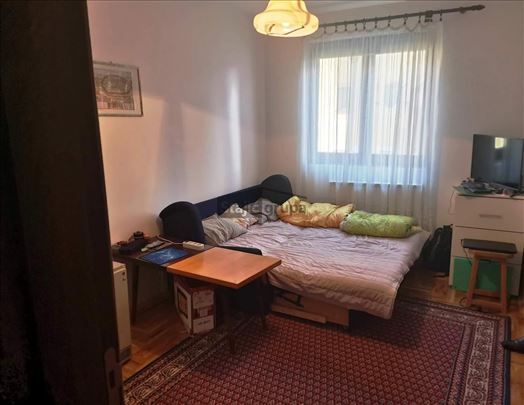 1.0, uknjižen, centar Obrenovac