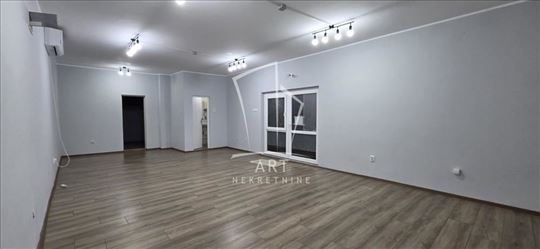 Bežanijska kosa 2, poslovni prostor 65m2 ID#12866