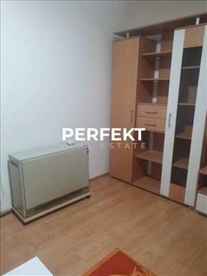 Centar, 44m2, prvi sprat, jednoiposoban