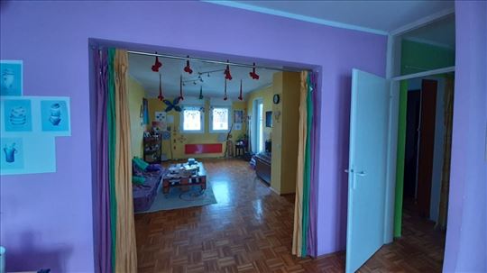 Četvorosoban uknjizen stan na Novom Beogradu