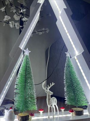 Dekorativna jelka od drveta