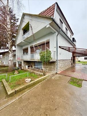 Funkcionalna kuća na dobroj lokaciji ID#13278