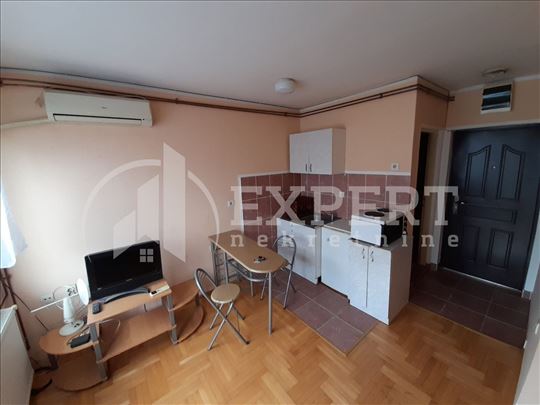 Izdaje se garsonjera kod Difa i Fakulteta zaštite