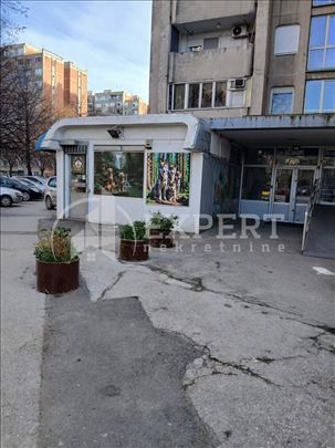 Izdaje se lokal na Bulevaru Nemanjića !