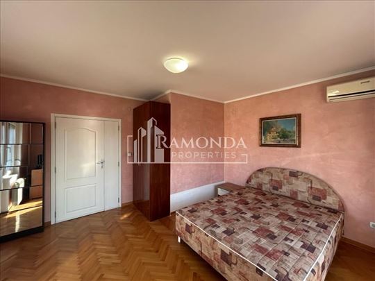 Izdaje se ususkan stan u Zemunu ID#253