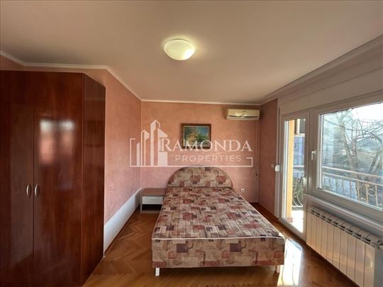 Izdaje se ususkan stan u Zemunu ID#253