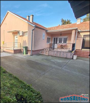 Kuća,Stara Pazova,odlična lokacija,šifra 055