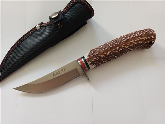 Lovacki nož Akula Ruski rog