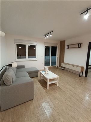 Luksuzan Stan U Novogradnji