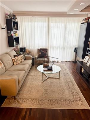 Lux 2.0 stan u Bloku 70a, renoviran, odmah useljiv