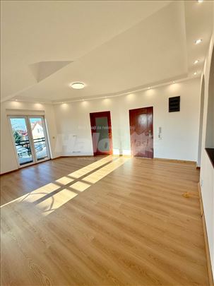 LUX poslovni prostor - 2.0 open space, optika