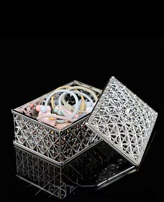 •Mala dekorativna kutija – različite dekoracije 