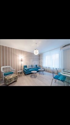 Namesten jednoiposoban stan u centru grada