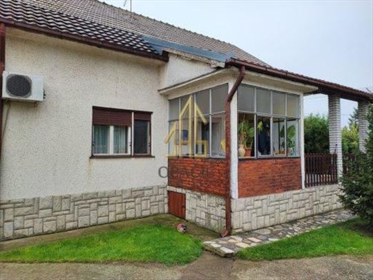 Šimanovci, kuća, plac 40 ari, sa pomoćnim objektim