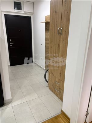 1,5 namešten stan na Ledinama