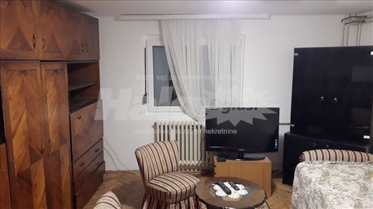 Borča, 300€ sa troškovima, zaseban ulaz, dvorište