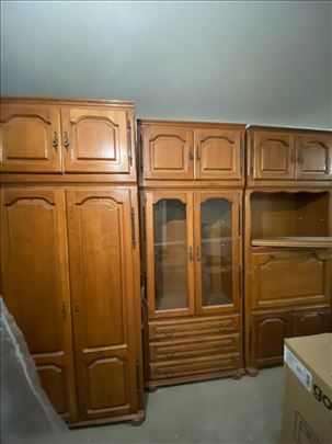 Četvorodelna vitrina