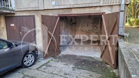 Garaža 18 me, park svetog Save