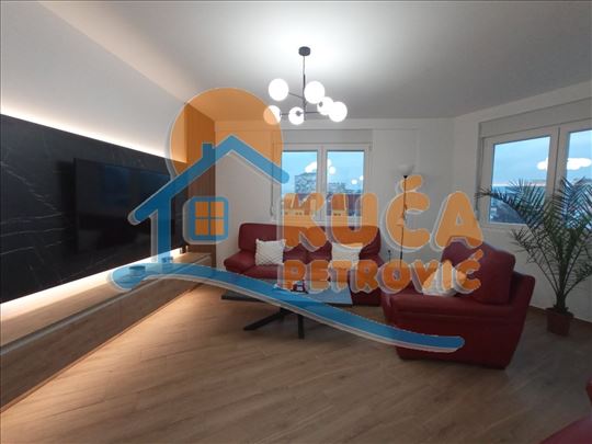 Izdaje se nov duplex stan kod Čaira sa parking mes