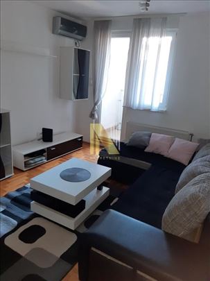 Izdavanje 1.5 Stan na odličnoj lokaciji