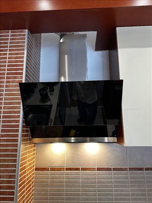 Kuhinjski aspirator Bosch kao nov