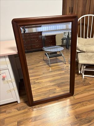 Kvaliteno drveno ogledalo