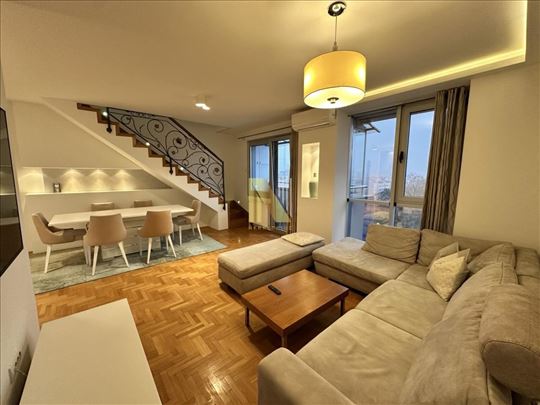 Moderno, potpuno, namešten trosoban dupleks, Bulev