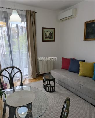 Petlovo Brdo, namešten, odmah useljiv