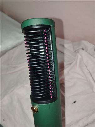 Prodajem stajler za kosu