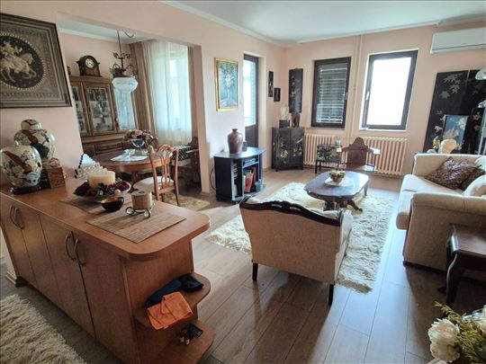 Renoviran, 56m2+lodja, useljiv